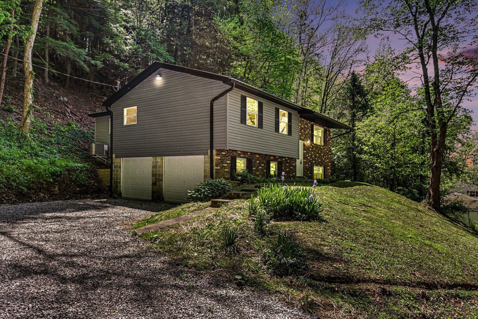 Exterior view of home at 7670 Buckeye Road SE Sugar Grove, OH 43155