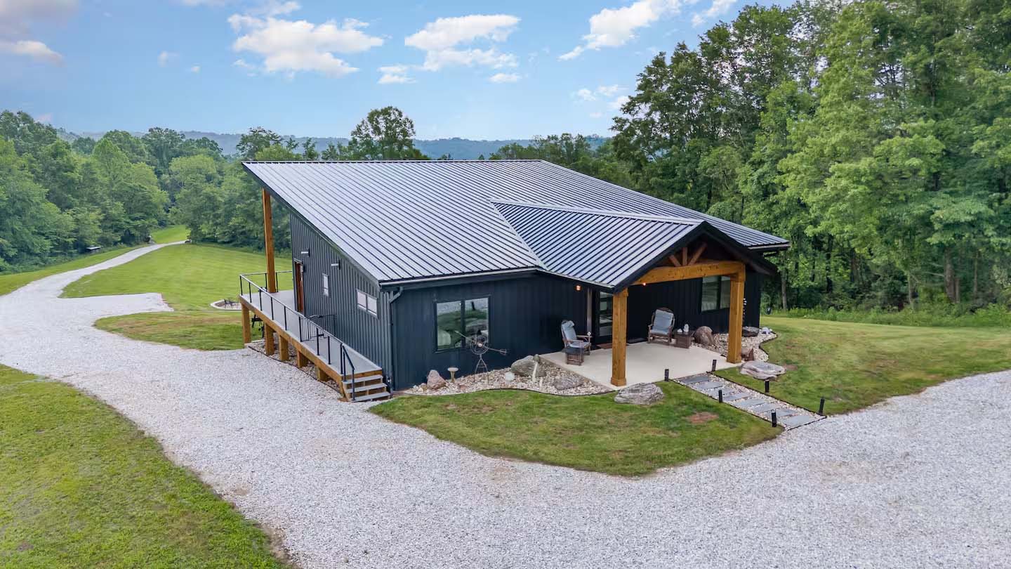 Baker's Hillside Meadow vacation cabin in Hocking Hills, Ohio