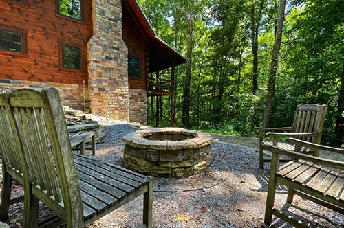 Deer Cabin vacation cabin in Hocking Hills, Ohio