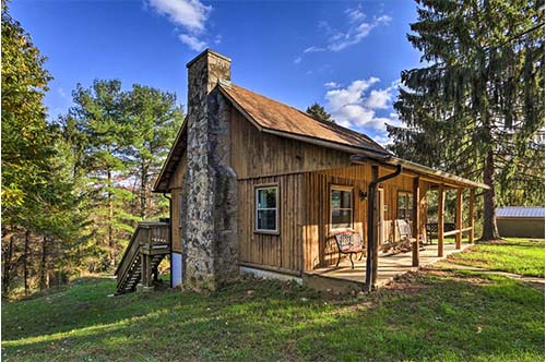 Pine Retreat vacation cabin in Hocking Hills, Ohio