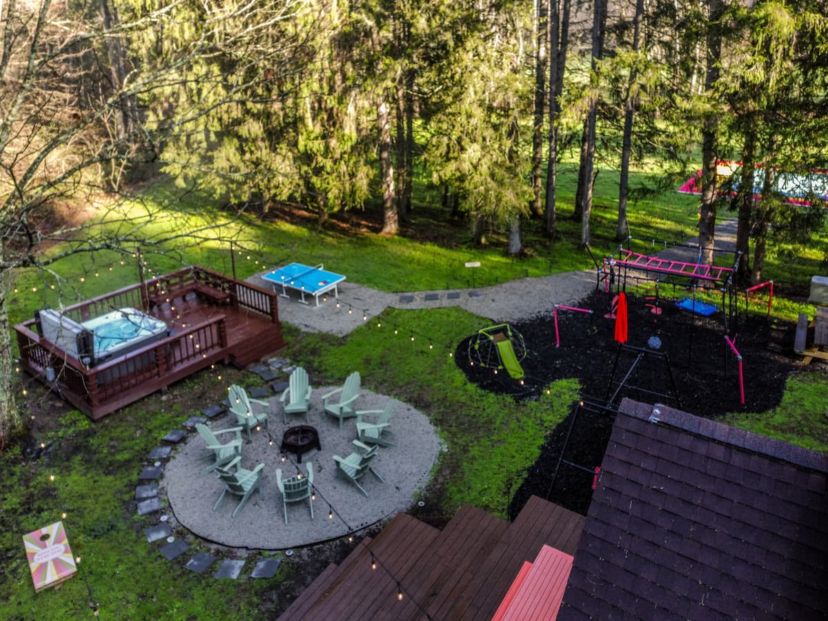 Rainbow Lane vacation cabin in Hocking Hills, Ohio
